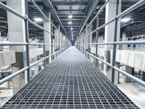 Industrial catwalk grating